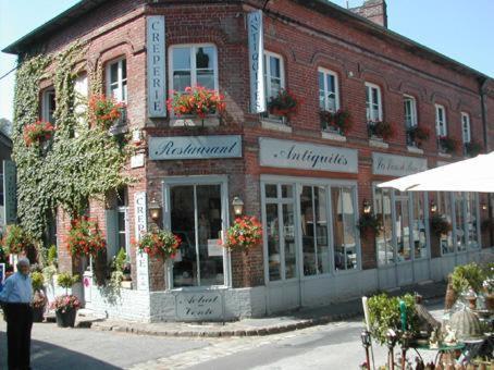Les Lions De Beauclerc Hotel Lyons-la-Forêt Buitenkant foto